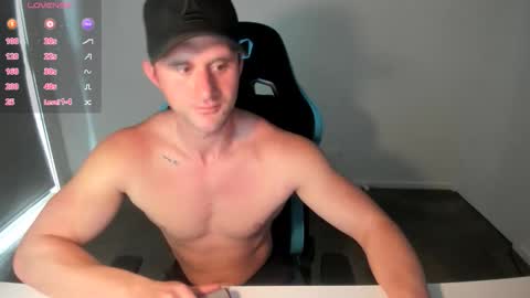 Snapshot of streatmeat chatting on November 2025 10:53:02 PM streatmeat online show from November 2025 10:53:02 PM