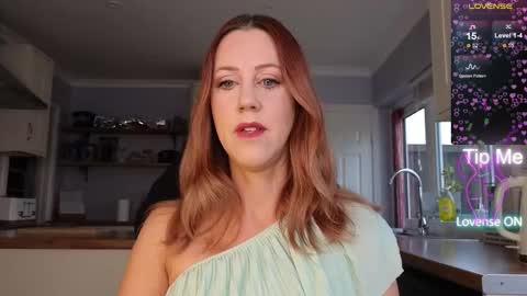 Amorina online show from November 2025 10:26:01 AM