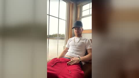 strokinbytheocean online show from March 2026 02:06:02 PM