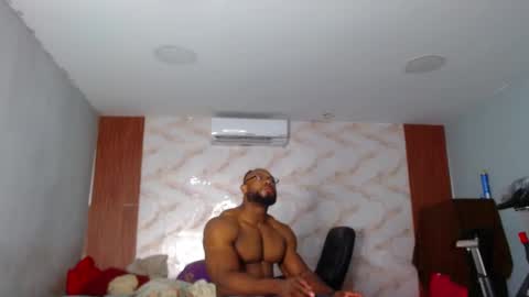 Snapshot of strong_george1 chatting on September 2025 10:33:02 PM strong_george1 online show from September 2025 10:33:02 PM