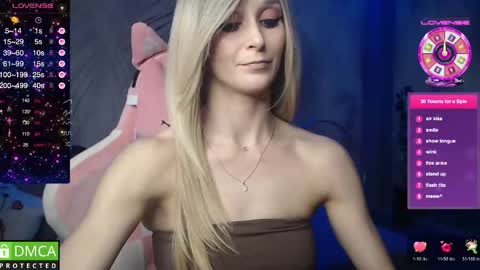 Snapshot of strongalice chatting on April 2026 09:53:02 PM The best athletic body on the site online show from April 2026 09:53:02 PM