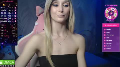 Snapshot of strongalice chatting on April 2026 10:26:02 PM The best athletic body on the site online show from April 2026 10:26:02 PM