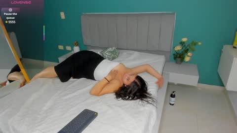 Snapshot of stroong_couple_ chatting on February 2025 03:37:02 AM Strong Couple online show from February 2025 03:37:02 AM