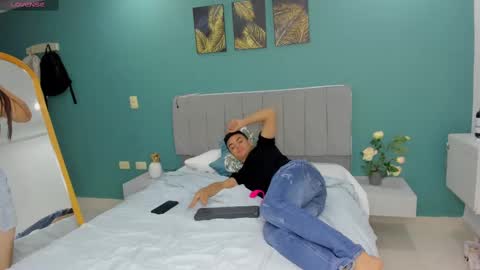 Snapshot of stroong_couple_ chatting on February 2025 02:33:02 AM Strong Couple online show from February 2025 02:33:02 AM