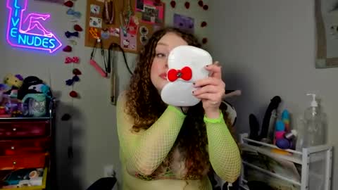 Strwbby online show from June 2026 05:04:01 AM