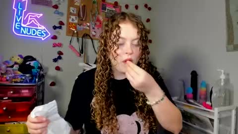 Strwbby online show from June 2026 03:28:01 AM