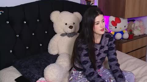 sttrawberry online show from November 2025 03:06:01 AM