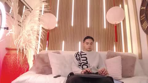 Snapshot of stuart_sweet chatting on January 2026 09:02:02 PM STUART online show from January 2026 09:02:02 PM