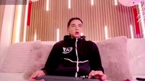 Snapshot of stuart_sweet chatting on February 2026 08:18:01 PM STUART online show from February 2026 08:18:01 PM