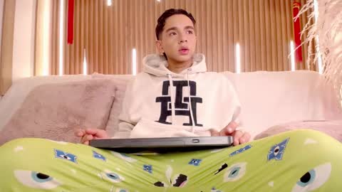 Snapshot of stuart_sweet chatting on February 2026 08:29:02 PM STUART online show from February 2026 08:29:02 PM