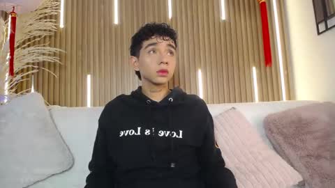 Snapshot of stuart_sweet chatting on February 2026 08:07:02 PM STUART online show from February 2026 08:07:02 PM