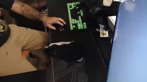 stud69861714 online show from October 2025 09:46:02 PM