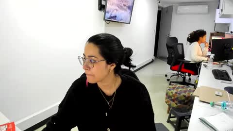 studcb_ online show from February 2025 11:39:01 PM