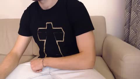 Snapshot of studfromparis chatting on February 2025 06:40:02 PM Stud From Paris online show from February 2025 06:40:02 PM