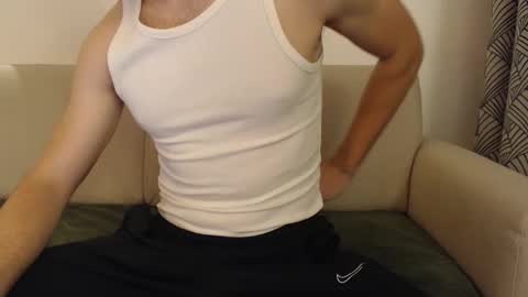 Snapshot of studfromparis chatting on May 2026 07:52:01 PM Stud From Paris online show from May 2026 07:52:01 PM