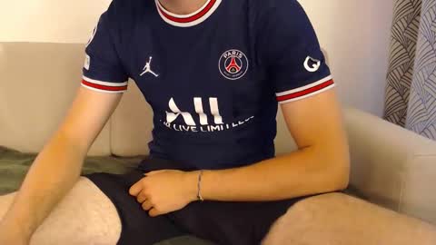 Snapshot of studfromparis chatting on May 2026 11:07:01 AM Stud From Paris online show from May 2026 11:07:01 AM
