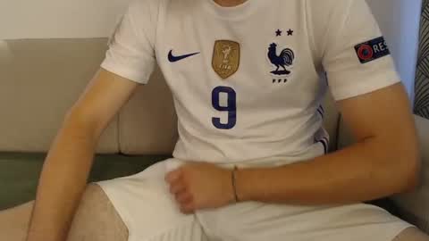 Snapshot of studfromparis chatting on June 2026 11:45:01 AM Stud From Paris online show from June 2026 11:45:01 AM