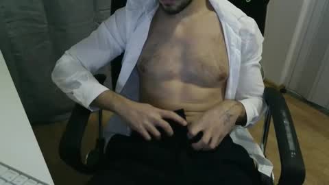 Snapshot of stv8000 chatting on January 2025 03:42:01 PM STV8000 online show from January 2025 03:42:01 PM