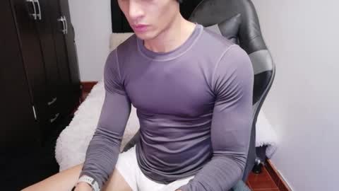 stylish man online show from May 2026 08:59:01 PM