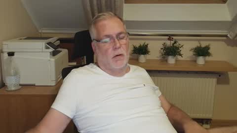 Snapshot of subbear1968 chatting on May 2026 08:38:02 PM subbear1968 online show from May 2026 08:38:02 PM