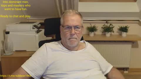 Snapshot of subbear1968 chatting on May 2026 08:14:02 PM subbear1968 online show from May 2026 08:14:02 PM