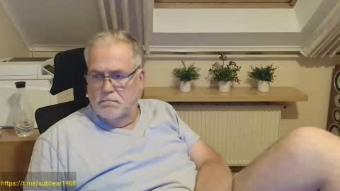 Snapshot of subbear1968 chatting on June 2026 08:43:01 PM subbear1968 online show from June 2026 08:43:01 PM