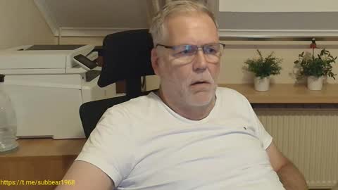 Snapshot of subbear1968 chatting on June 2026 12:28:01 AM subbear1968 online show from June 2026 12:28:01 AM