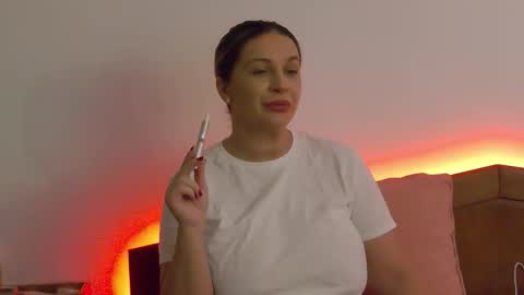 Carla online show from November 2025 08:58:01 AM