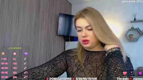 suchcute_ online show from February 2026 03:48:02 AM