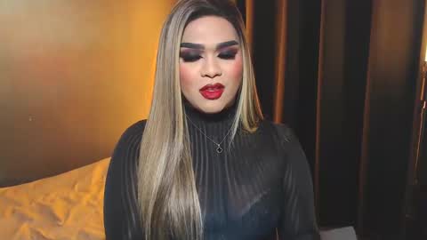 Snapshot of suckablecockoffreya chatting on February 2025 07:05:01 AM JADE ELYSE online show from February 2025 07:05:01 AM