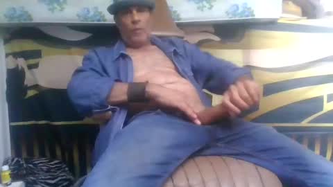 SUCKITU812 online show from October 2025 09:45:01 AM