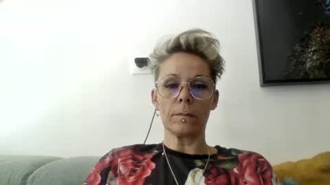 sucrette5629 online show from May 2026 04:01:01 PM