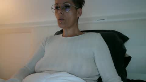 sucrette5629 online show from May 2026 12:57:02 PM