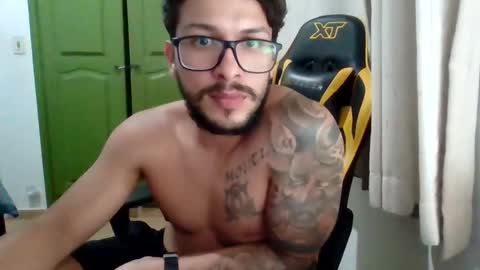 Snapshot of suetsemsay chatting on December 2024 03:14:02 AM suetsemsay online show from December 2024 03:14:02 AM