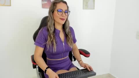 Snapshot of sugar_milff chatting on December 2024 05:51:02 PM sugar_milff online show from December 2024 05:51:02 PM