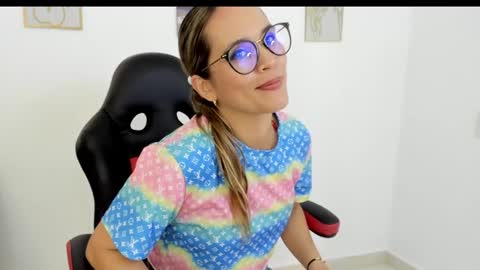 Snapshot of sugar_milff chatting on January 2025 05:40:02 PM sugar_milff online show from January 2025 05:40:02 PM