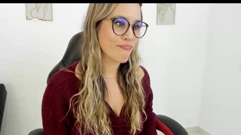 Snapshot of sugar_milff chatting on January 2025 05:24:02 PM sugar_milff online show from January 2025 05:24:02 PM