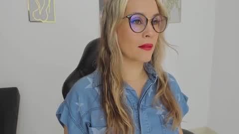 Snapshot of sugar_milff chatting on September 2025 01:23:01 PM sugar_milff online show from September 2025 01:23:01 PM