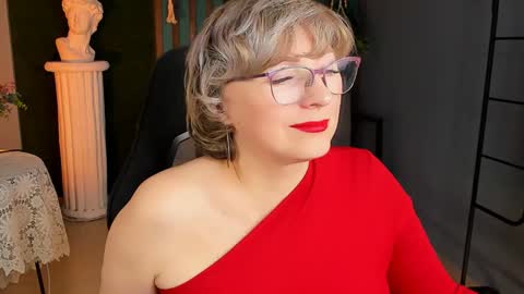 Vivien online show from January 2025 06:31:01 PM