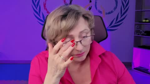 Vivien online show from February 2025 03:10:02 PM