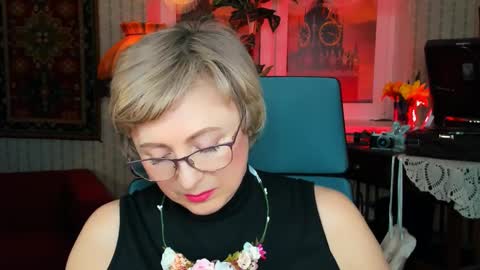 Vivien online show from March 2025 01:06:02 PM