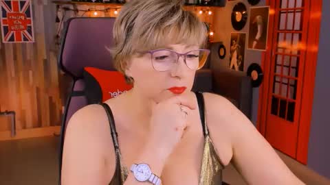 Vivien online show from October 2025 01:31:02 PM