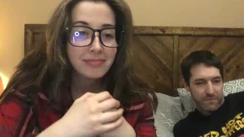 Snapshot of suggestivebehavior chatting on December 2024 01:36:01 AM Mia online show from December 2024 01:36:01 AM