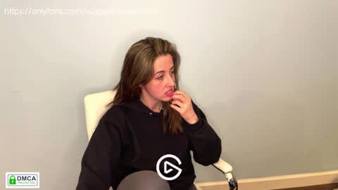 Snapshot of suggestivebehavior chatting on December 2024 02:09:02 AM Mia online show from December 2024 02:09:02 AM