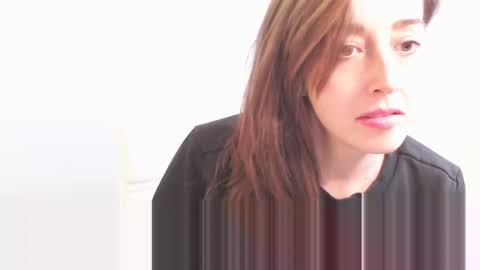 Snapshot of suggestivebehavior chatting on January 2025 06:49:01 PM Mia online show from January 2025 06:49:01 PM