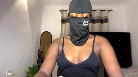 maskedtemptress online show from November 2025 12:10:02 AM