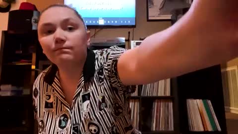 Snapshot of sum645700 chatting on September 2025 01:38:02 AM sum - maybe online show from September 2025 01:38:02 AM