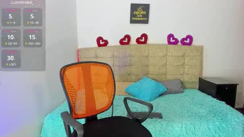 summer_girls01 online show from October 2025 02:40:01 PM