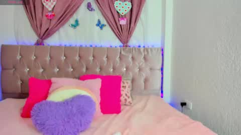 summer_girls01 online show from July 2026 11:40:02 PM