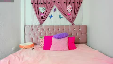 summer_girls01 online show from July 2026 09:51:01 PM